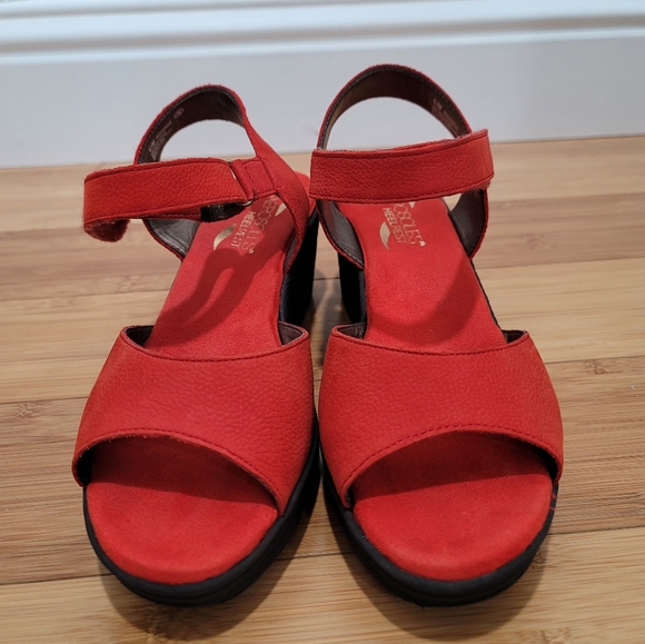 Aerosoles Heelrest Bogaboo Red Leather Wedge Heels Womens Size 6.5 - Picture 5 of 5